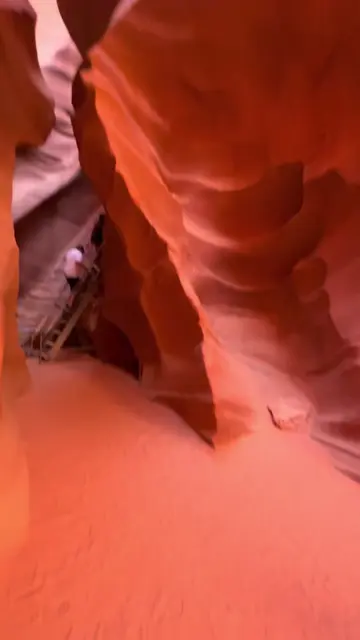 I did the Antelope Canyon Tour from Las Vegas with Max Tour @MaxTour & this was 