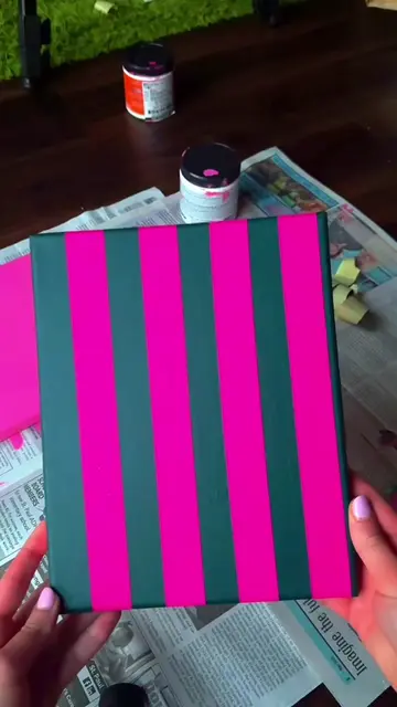 idk if i was built for tutorials but here’s how to paint some seamless stripes #