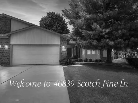 🏡✨ JUST LISTED ✨🏡 Welcome home to this beautifully maintained ranch-style end-
