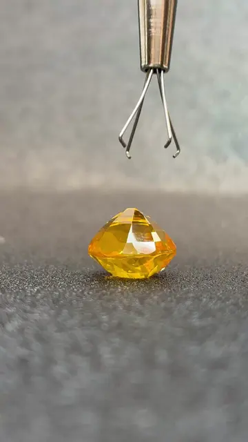 “This is not yellow. This is sunlight—captured in a stone.” Meet a 15-carat natu