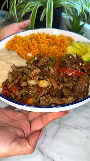 🥩🌶️ Bistec a la Mexicana 🤤✨ Today I made a quick, easy, and delicious Mexican
