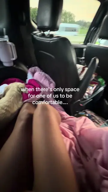 like dang can’t even scoot over?😭 #fyp #dogsoftiktok #dogs #roadtrip #foryou