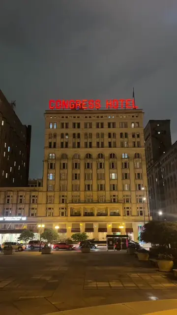 Live now ghost haunting at the congress hotel! 