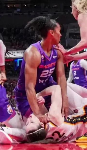 The WNBA is not a finesse league anymore. These women are PHYSICAL. 😳  #WNBA #C