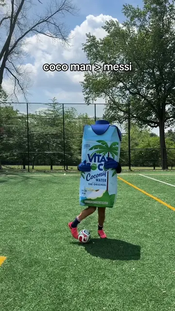 dare you to tag messi #vitacoco #coconutwater 