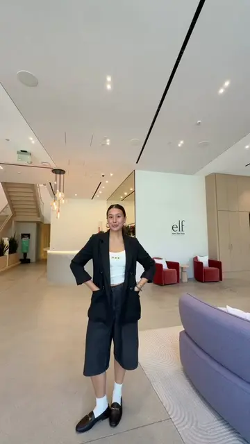 come to work with me @e.l.f. Cosmetics 🤭🤳🏼✨ things have been SO busy but fina