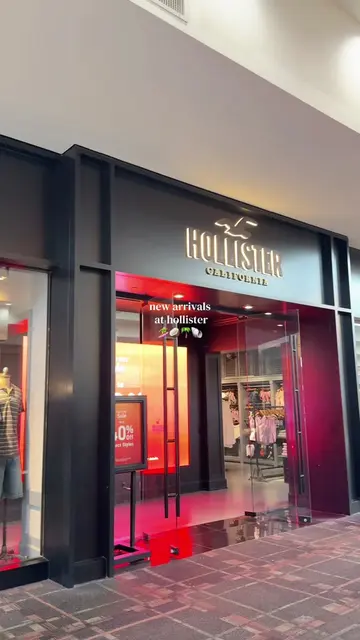Love the new collection at @hollister 🌴✨ #hollisterpartner #summercollection #s