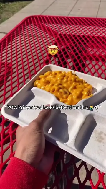 School lunch fail ☠️😂#school #lunch #fyp #funny #viral 