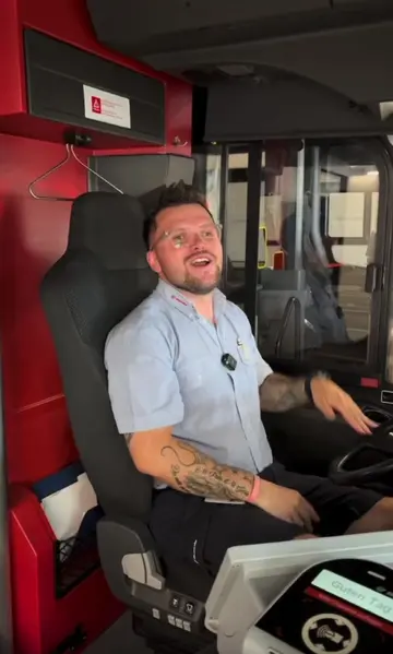 Bist du in den letzten Tag mit dem Bus oder der Bahn unterwegs gewesen ?  Das Th