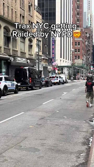 Trax nyc getting raided🤯 #nyc #trax #traxnyx #viral #diamonddistrict 