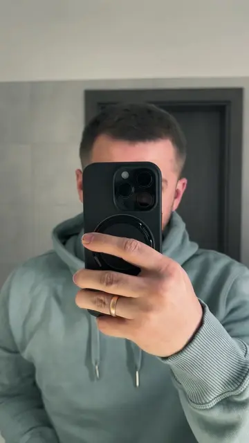 Your next mirror selfies can look better 😏😎 #selfie #photography #mobilephotog