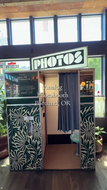 📍Analog Photobooth located in the Hoxton Hotel in Portland, OR ✨ #photobooth #g