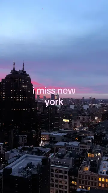 I’ve never seen a sunset like this one #nyc #newyork #newyorkcity #pinkfont #tum