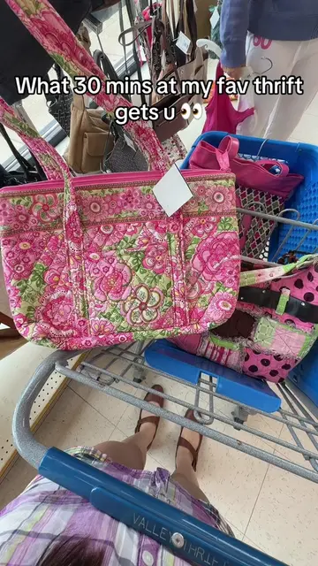 Family rushing my ahh bruh managed to fit in vlog also 😉#vintageverabradley #ki