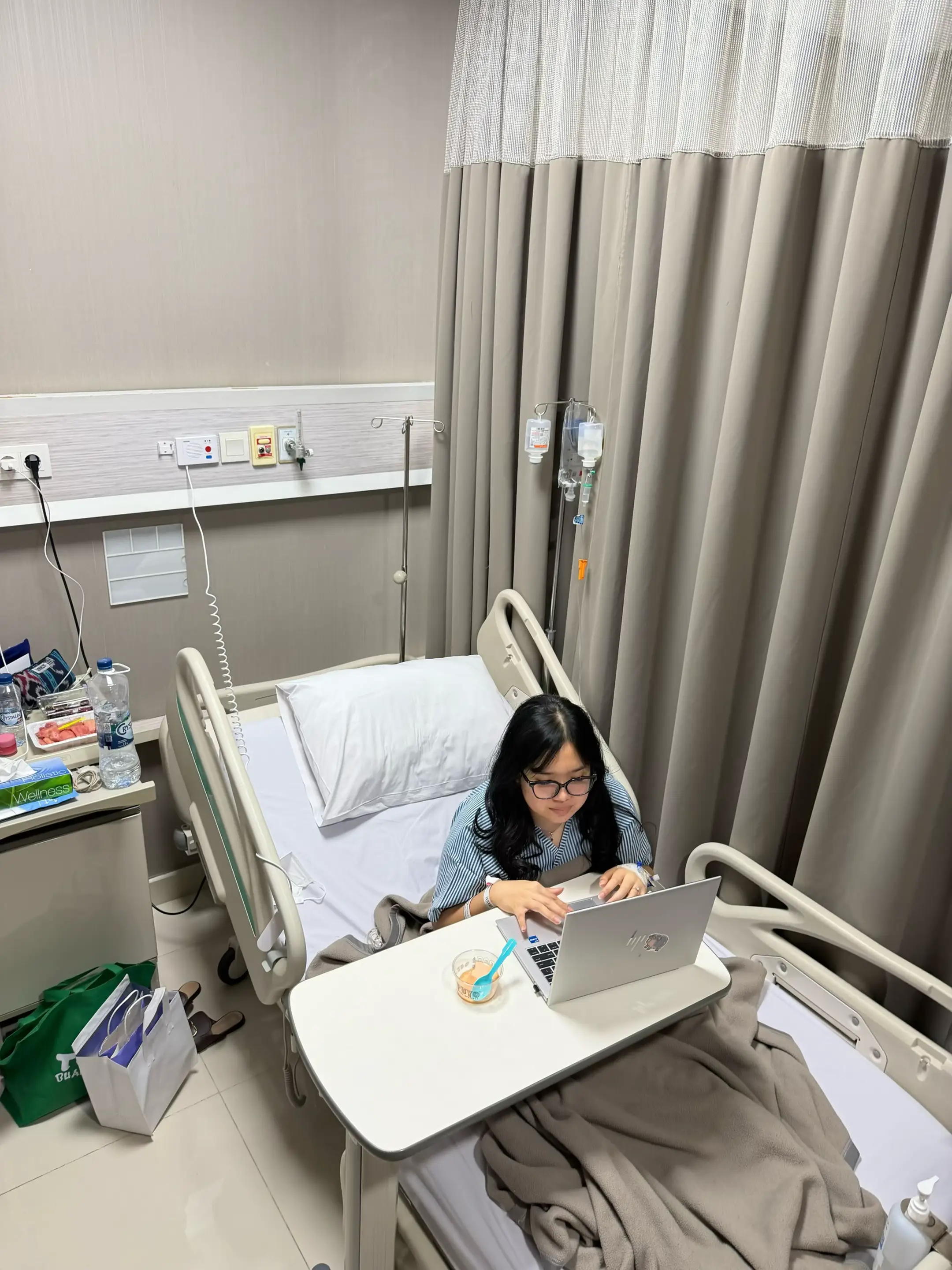 "Hati yang gembira adalah obat". Dengan kuasa Tuhan aku pasti disembuhkan 🤍✨