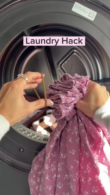 Laundry hack 🧺✨ Here’s how I stop fitted sheets from twisting around everything