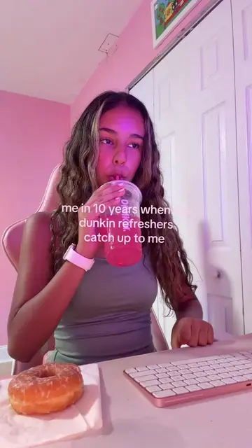 me in 10 years when the dunkin refreshers catch up to me 😅🥤🍓🍋 #dunkin #Daily