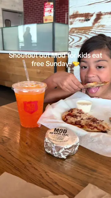 Just looking out for my fellow parents… 👊 Kids eat free Sunday at participating