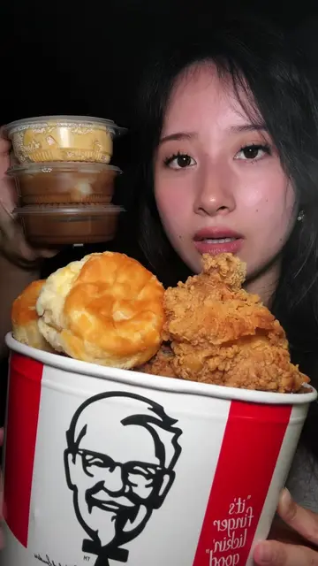 probably the crunchiest chicken I've ever had @KFC #kfc #friedchicken #crunchy #