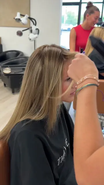 how I curl all my clients hair🤎 #curlingtutorial #curlingiron #haircurls #bioio