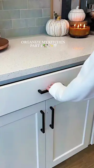 ASMR Kitchen Cabinets & Drawer Refresh 🗄️🍴🥄 #asmr #organized #cabinet #cabine