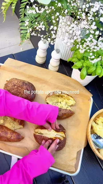 thank me later😌💛 Recipe  4 Baked Potatoes 🥔 Potatoes * 4 baking potatoes * Ol