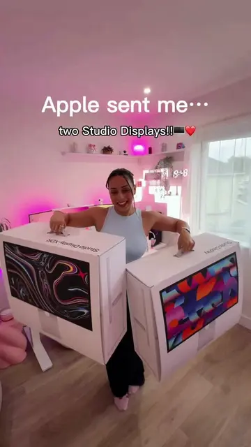 I’m replacing my pink 49” ultrawide monitor for two of Apple’s Studio Displays �