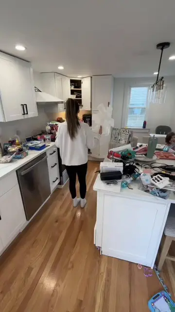 How to Start Decluttering Part 2 When You Don’t Feel Like It series ✨ Today’s sm
