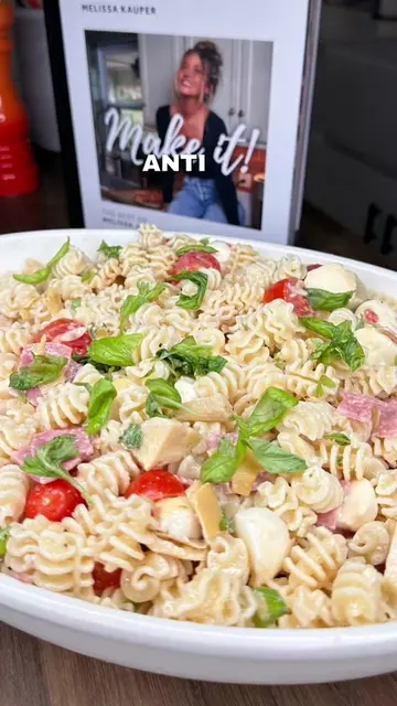 Full recipe: Melissa Jo & Italian Pasta Salad #4thofjulyrecipes #italianpastasal