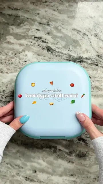 Our Chill Mini Lunch Box is perfect for on the go! 🍴⁠ ⁠ @jillian.pickard is usi
