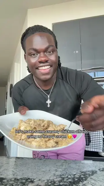 this chicken alfredo was sooo good @boursin #BoursinCrumblesSummer 🤭❤️