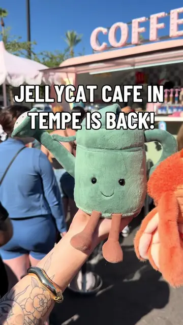 Check out The JellyCat Cafe that The Dreamy Bean coffee trailer hosted this morn