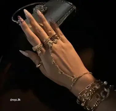 how gold jewelry speaks to me. #gold #jewelry #jewellery #rxyz_9k 