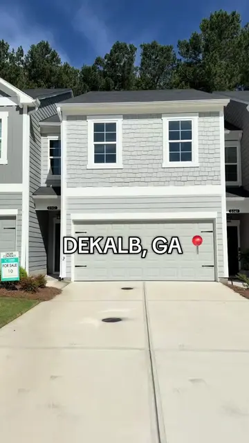 $289,900 3bed | 2.5bath| 2 car garage  1,728 Sqft  BUYERS BONUS ❗️ Two-car garag