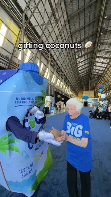 we love coconuts over here @Ross Smith #vitacoco #coconutwater 