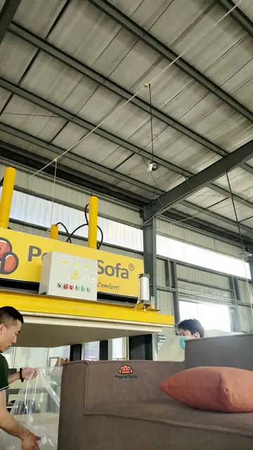 This is how a Tofu sofa module becomes a box. 📦 Tofu Sofa – compressed and roll