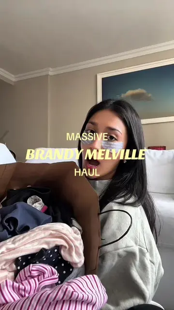 PSA for all the 20-30 year olds going to @Brandy Melville 💛 #brandymelville #br
