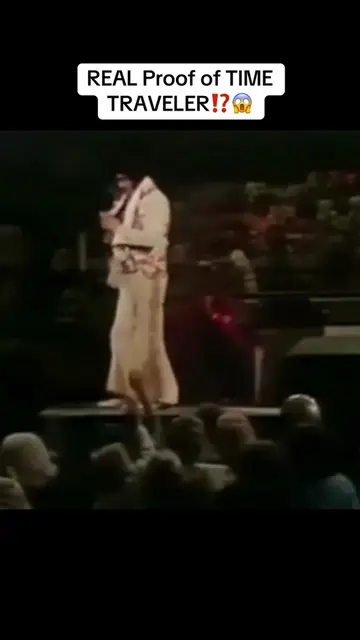 Time Traveler caught on Camera at Elvis Presley concert in 1977⁉️😱 #elvispresle
