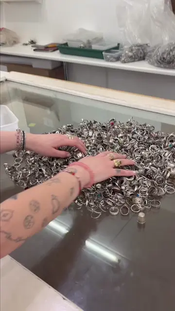 Come vintage ring sourcing with me in Birmingham's Jewellery Quarter 💍✨  I spen