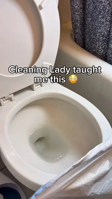 Cleaning Lady taught me this hack!! 😳🚽 #cleaning #cleaninghacks #CleanTok #Lif