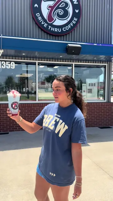 CAWWW! 🦅 today's forecast: Red, White, & Brew Shake 🎆⚽ #7Brew #7BrewCoffee   R
