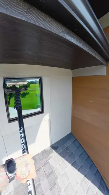 Cleaning Windows On A Roof & Had To Kill Wasps  #windowwashing #windowcleaning #