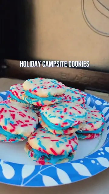 Who says you can't bake fun treats at the campsite? These festive 4th of July co