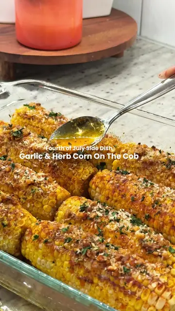 This is a MUST HAVEEE this weekend. Garlic & Herb Baked Corn on the Cob recipe i