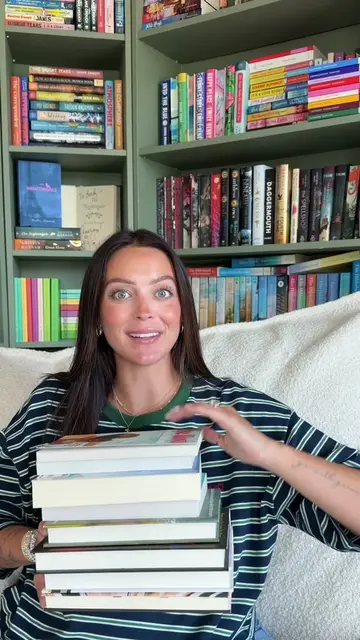 june reading wrap up! 🐚📖🌞  #monthlyreadingwrapup #junereads #monthlyreads #bo