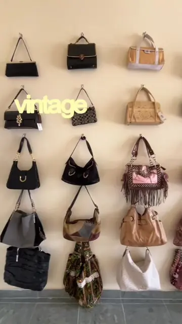one thing about me...i'm gonna find the vintage store 🪽💋🛍️ @Ammï Vintage  #pu