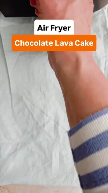 Air Fryer Chocolate Lava Cake 🍫🌋 Treat yourself to a warm, rich, and molten ch