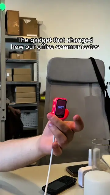 Now everyone knows when someone’s busy, free, or in focus mode - without a SINGL