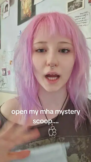 scoop from @🍬 kayoo  !!! ignore my lack of makeup i ran out of eyeliner sigh...