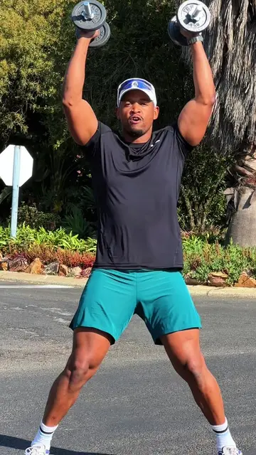 FULL BODY WORKOUT 🏋️‍♀️  45 SEC PER WORKOUT  15 SEC REST  Repeat x 4 #fitness #